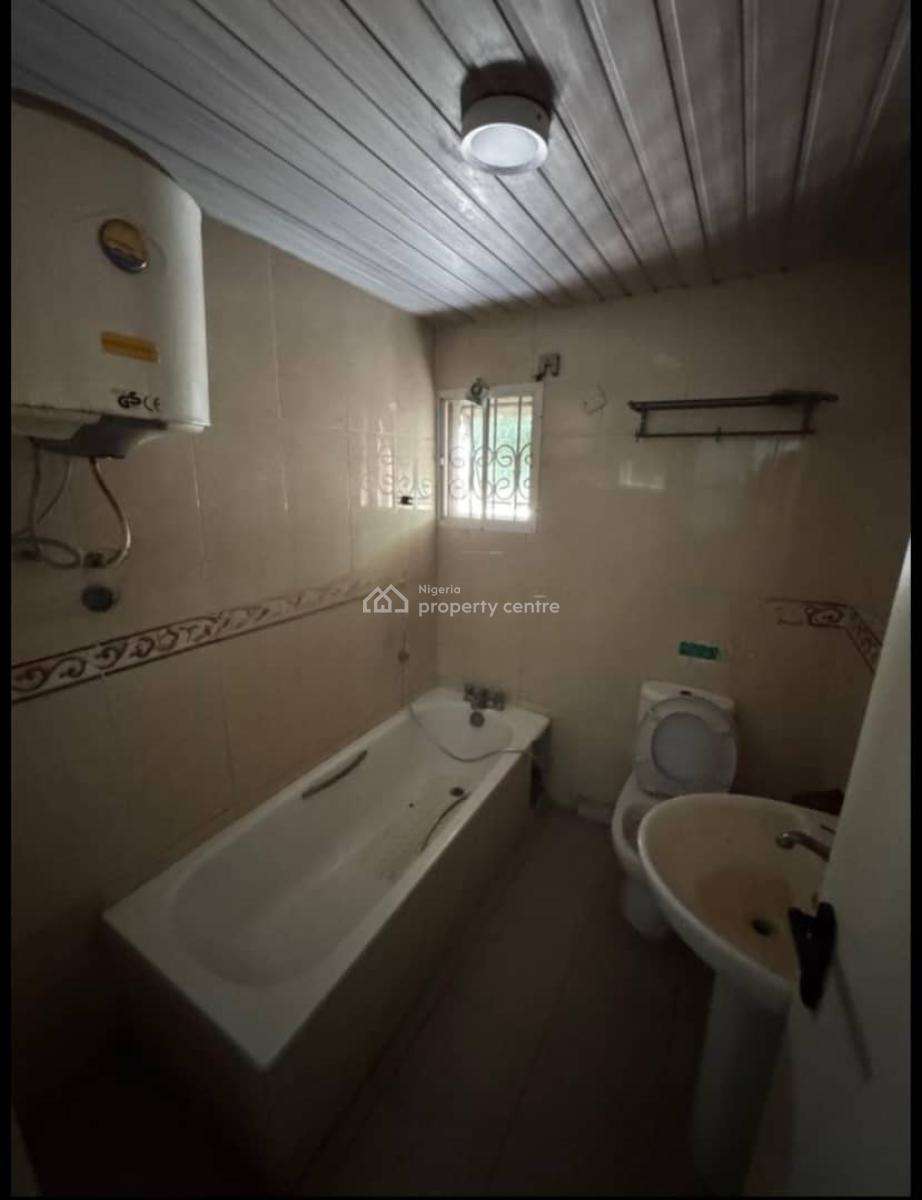 Spacious 1 Bedroom Serviced Apartment Penthouse in a Secure Estate, Lekki Phase 1, Lekki, Lagos, Mini Flat (room and Parlour) for Rent