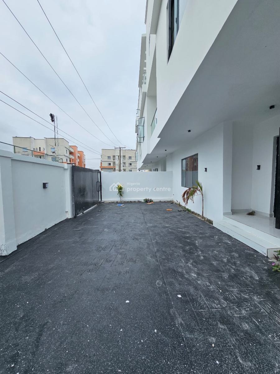 Luxury  4-bedroom Terrace Triplex + Bq Self Compound, Ikate, Lekki, Lagos, Terraced Duplex for Sale