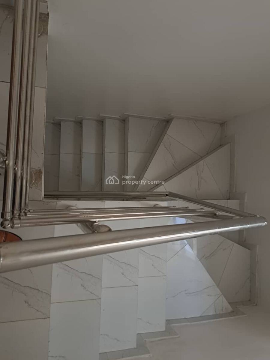 Lovely 5 Bedroom Semi Detached with Bq, Osapa, Lekki, Lagos, Semi-detached Duplex for Rent