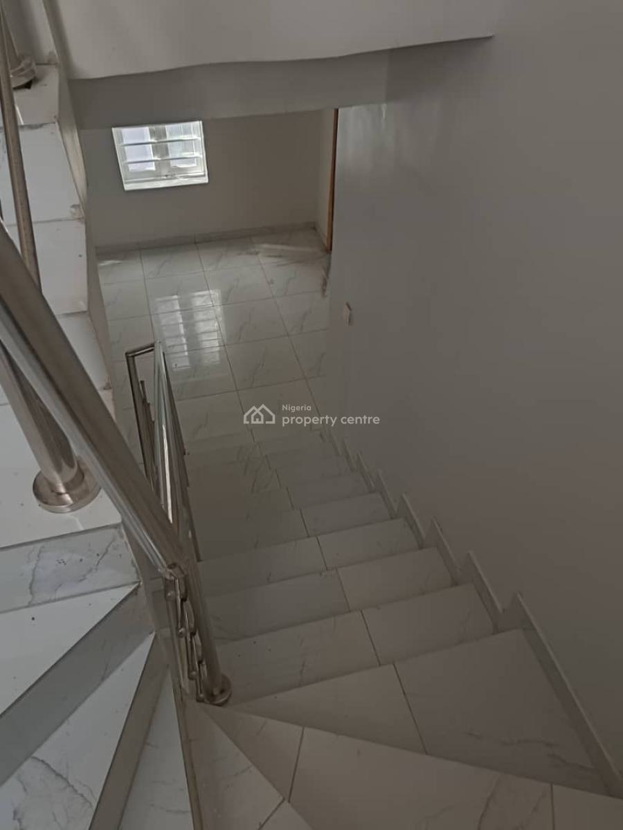 Lovely 5 Bedroom Semi Detached with Bq, Osapa, Lekki, Lagos, Semi-detached Duplex for Rent