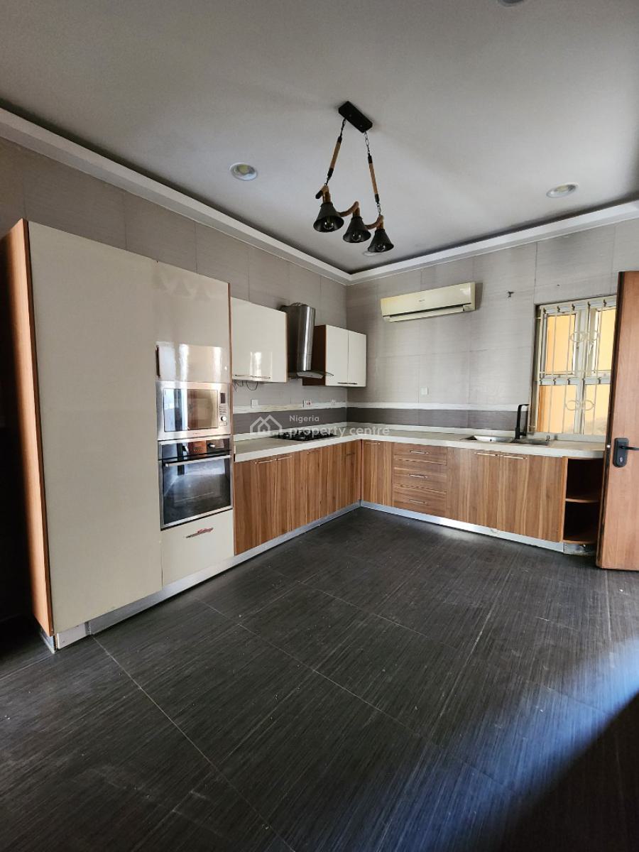 Spacious 3 Bedroom Flat with a Bq, Banana Island, Ikoyi, Lagos, Flat / Apartment for Rent