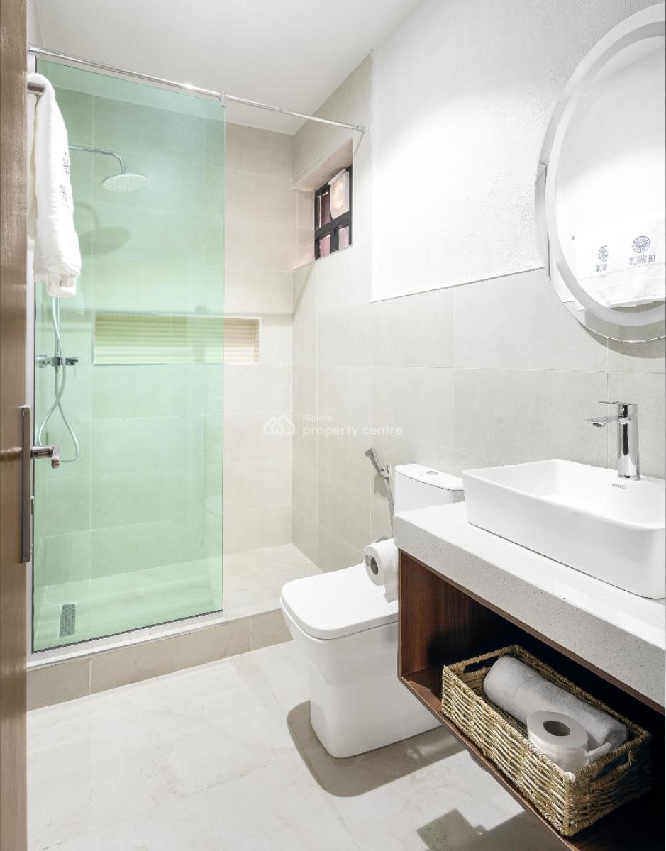 Beautiful 1 Bedroom Apartment with Pool , Mini Spa and Restaurant, Lekki Phase 1, Lekki, Lagos, Mini Flat (room and Parlour) Short Let