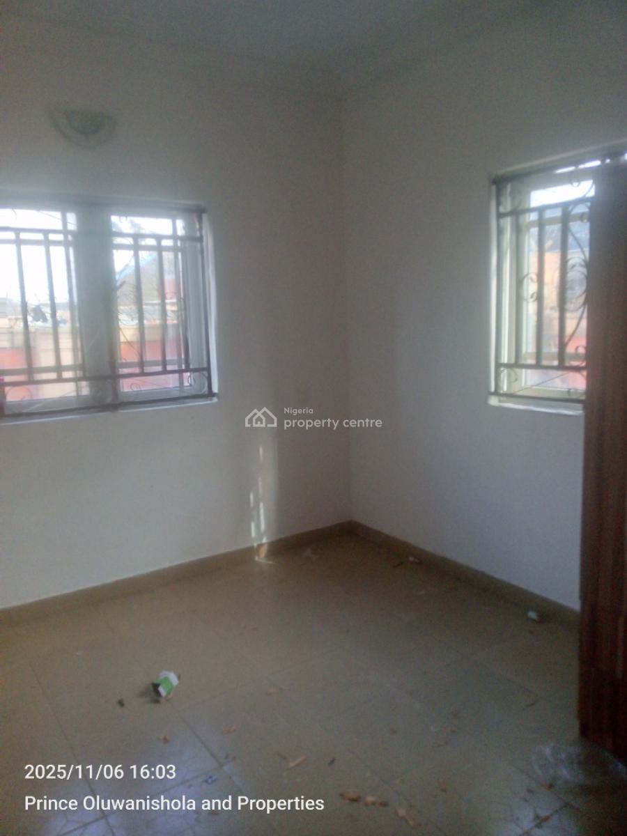Clean 3 Bedroom Flat, Ikorodu, Lagos, Flat / Apartment for Rent
