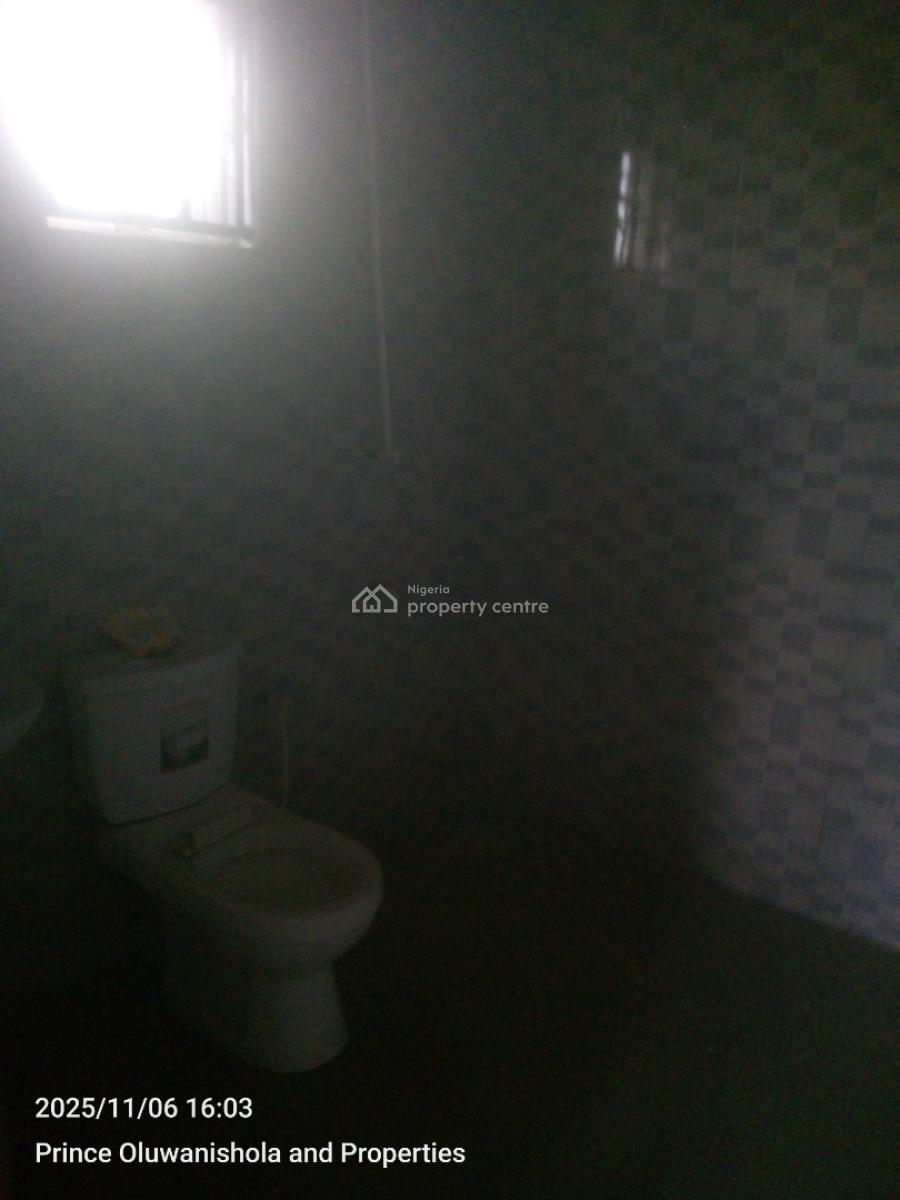 Clean 3 Bedroom Flat, Ikorodu, Lagos, Flat / Apartment for Rent