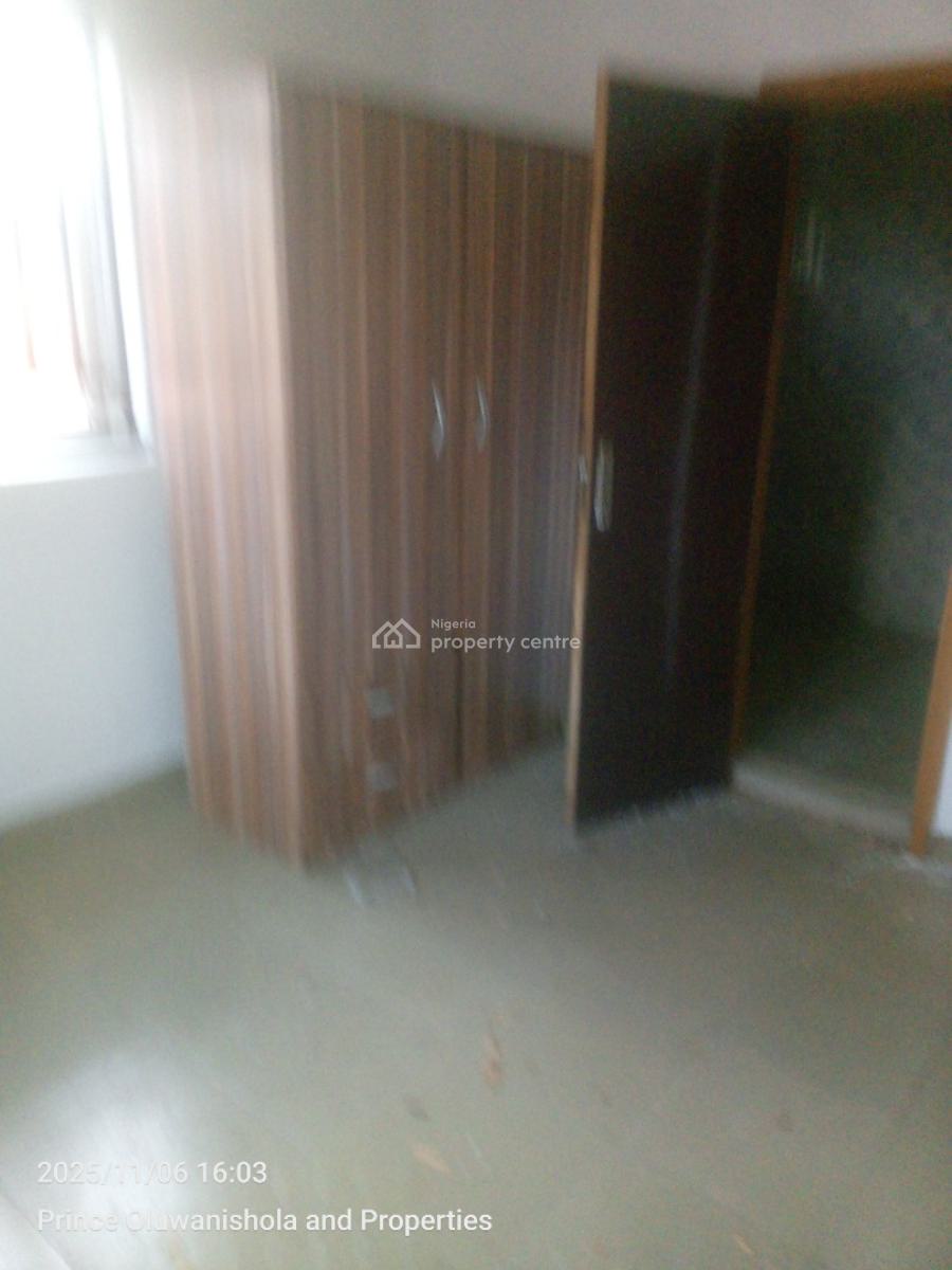 Clean 3 Bedroom Flat, Ikorodu, Lagos, Flat / Apartment for Rent