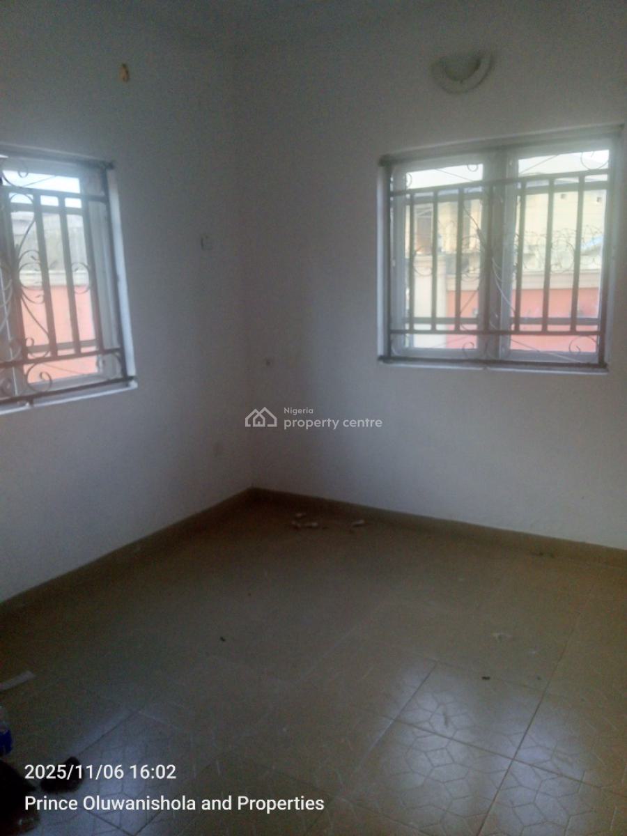 Clean 3 Bedroom Flat, Ikorodu, Lagos, Flat / Apartment for Rent