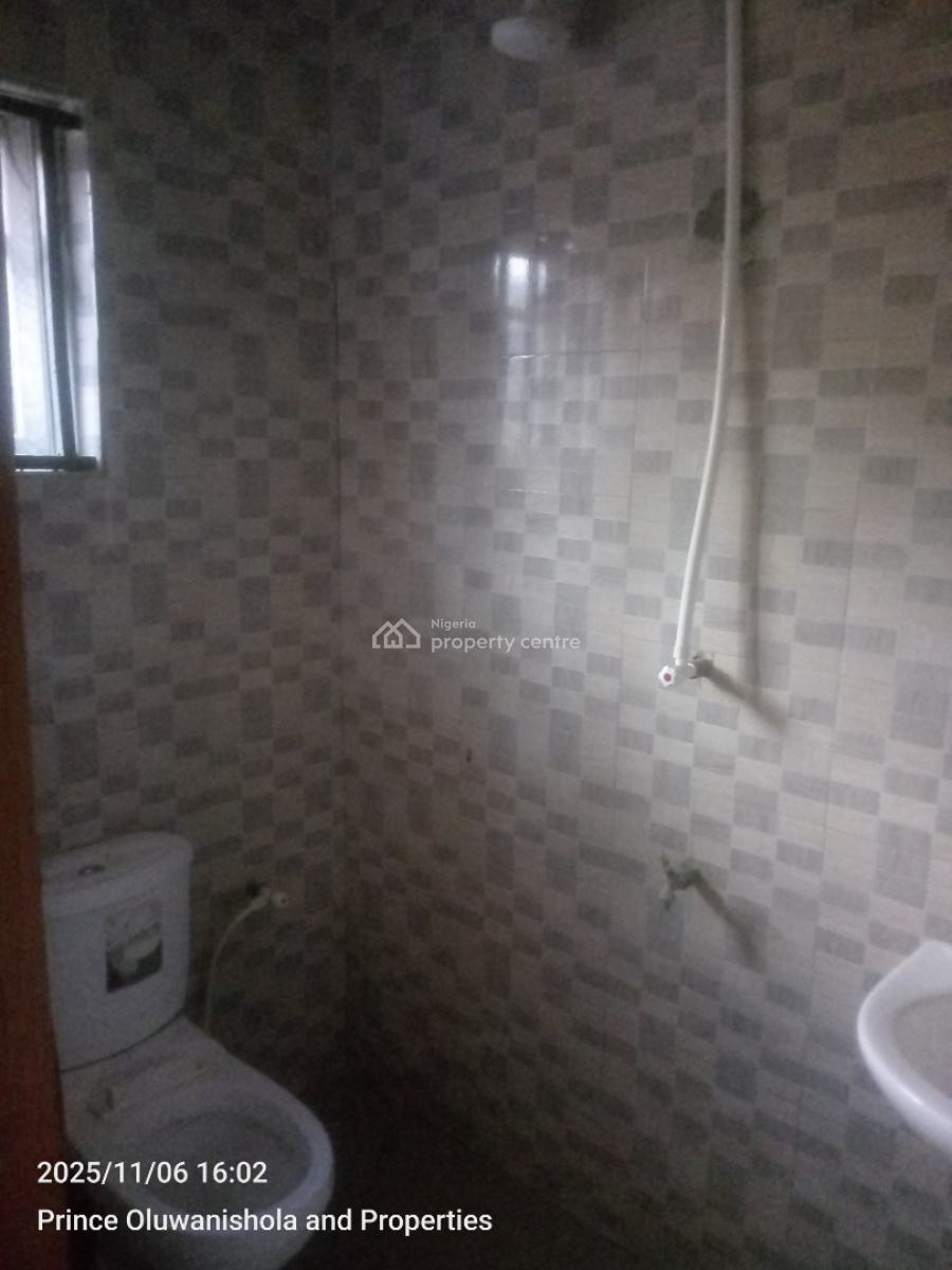 Clean 3 Bedroom Flat, Ikorodu, Lagos, Flat / Apartment for Rent