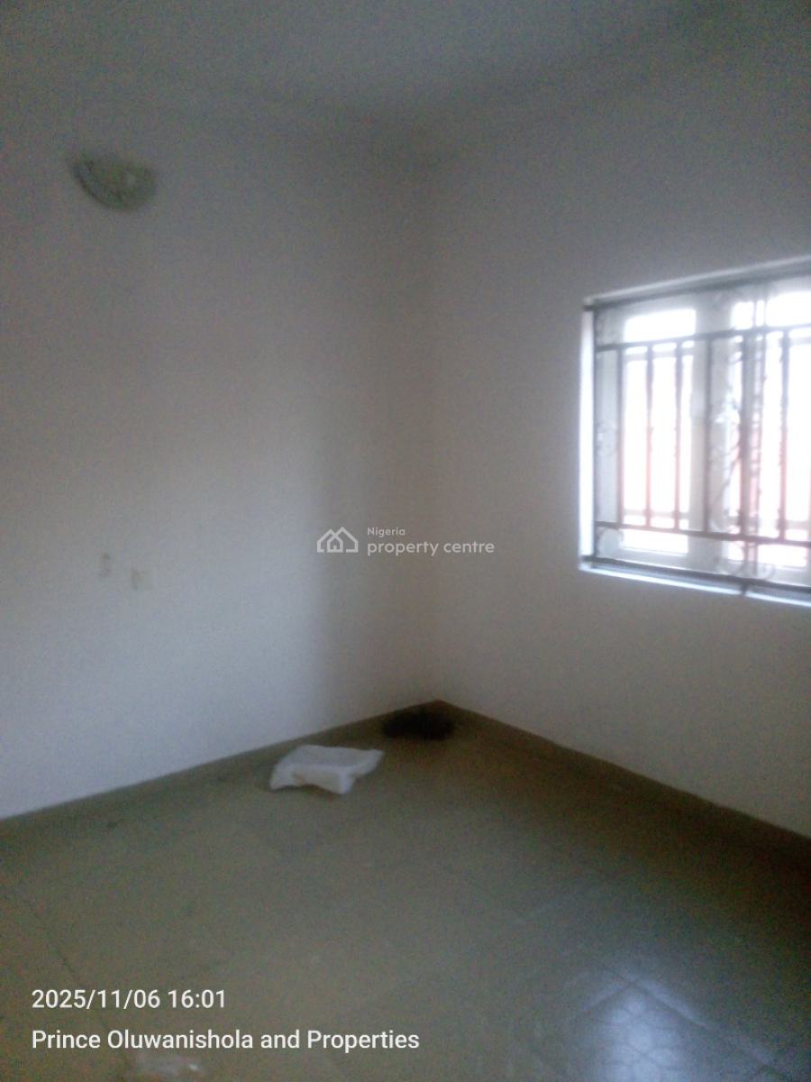 Clean 3 Bedroom Flat, Ikorodu, Lagos, Flat / Apartment for Rent
