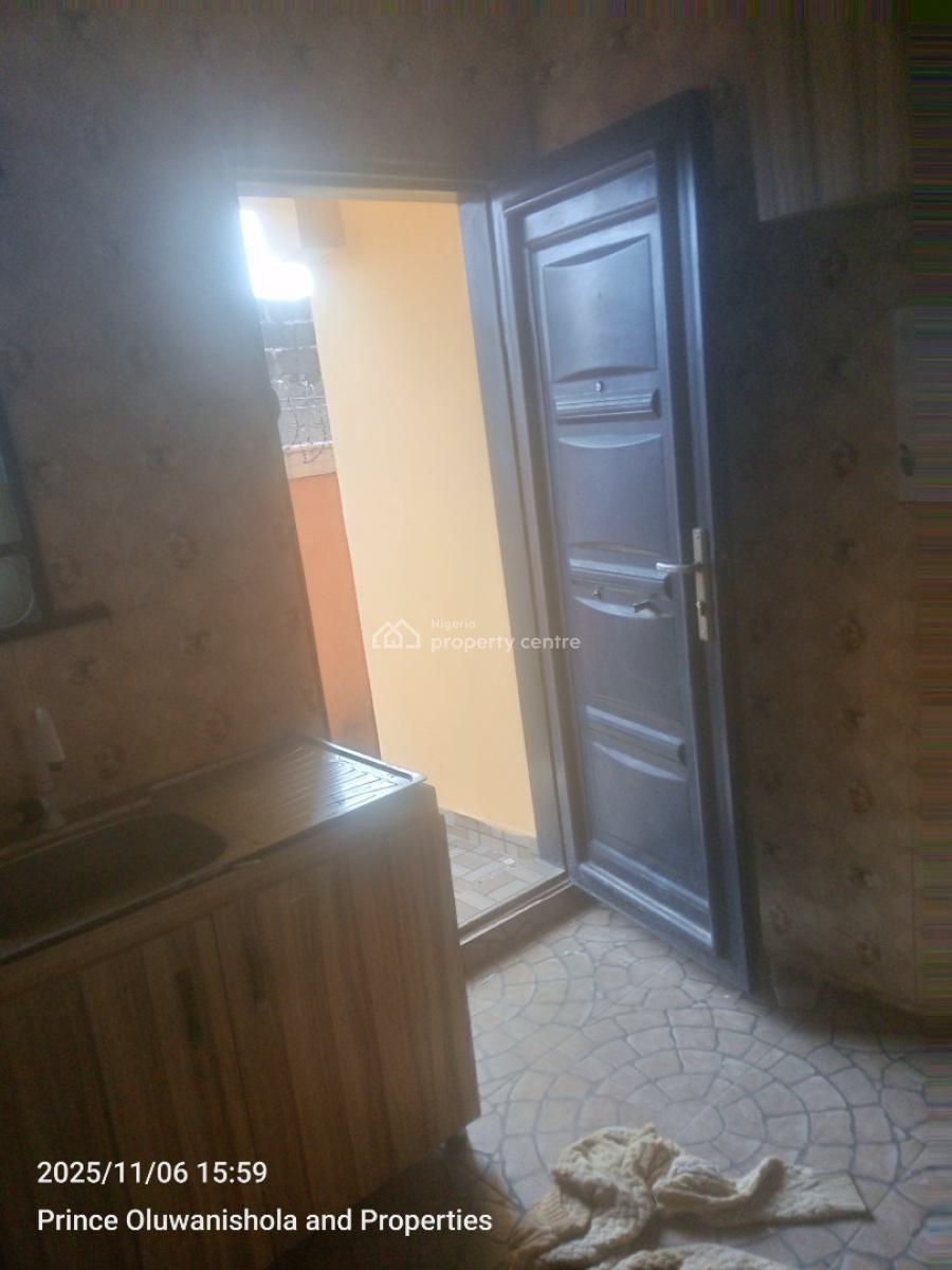 Clean 3 Bedroom Flat, Ikorodu, Lagos, Flat / Apartment for Rent