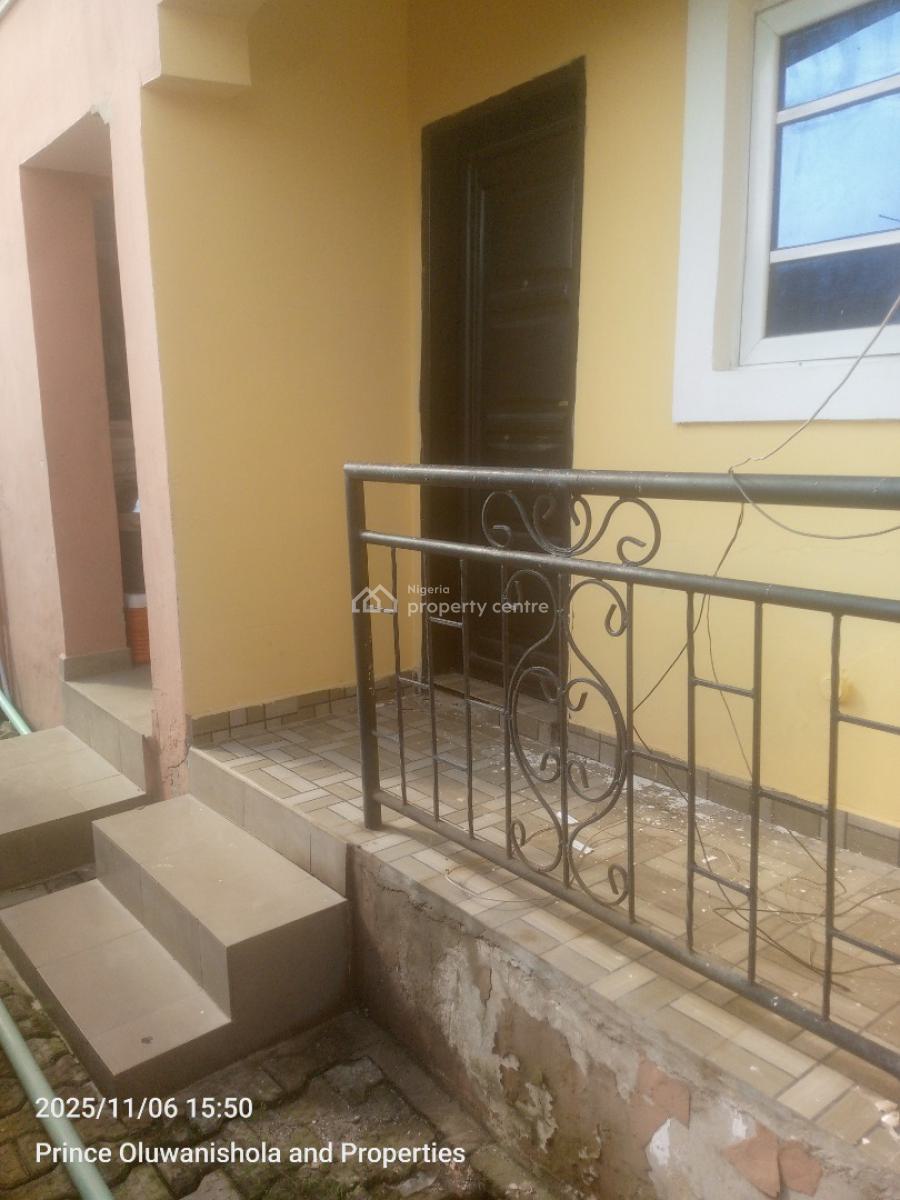 Clean 3 Bedroom Flat, Ikorodu, Lagos, Flat / Apartment for Rent