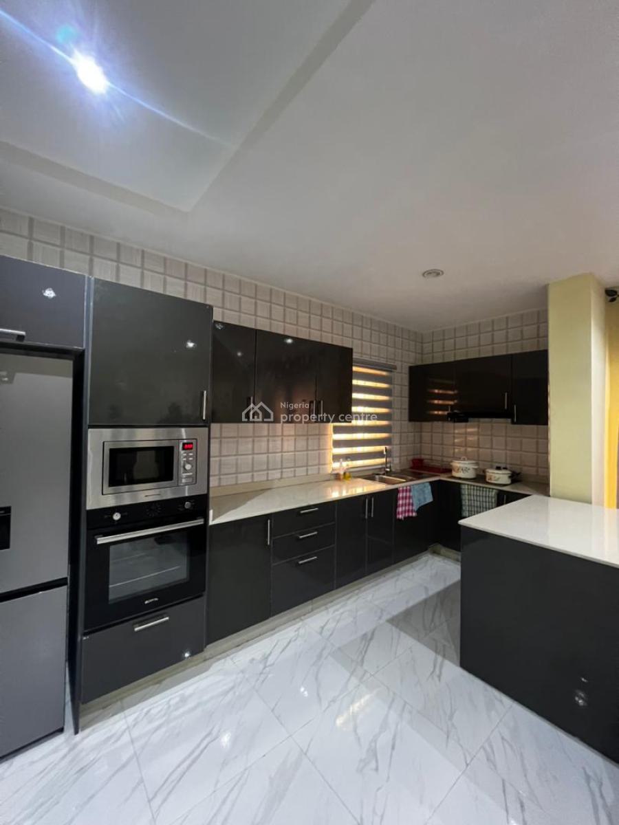 Fully Serviced and Standard 2 Bedroom Apartment, Lekki Phase 1, Lekki, Lagos, Flat / Apartment for Rent