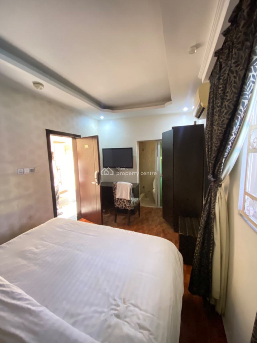 17 Bedrooms Fully Functional Hotel with Bar and Swimming Pool, Lekki Phase 1, Lekki, Lagos, Hotel / Guest House for Rent