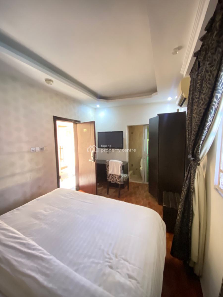 17 Bedrooms Fully Functional Hotel with Bar and Swimming Pool, Lekki Phase 1, Lekki, Lagos, Hotel / Guest House for Rent