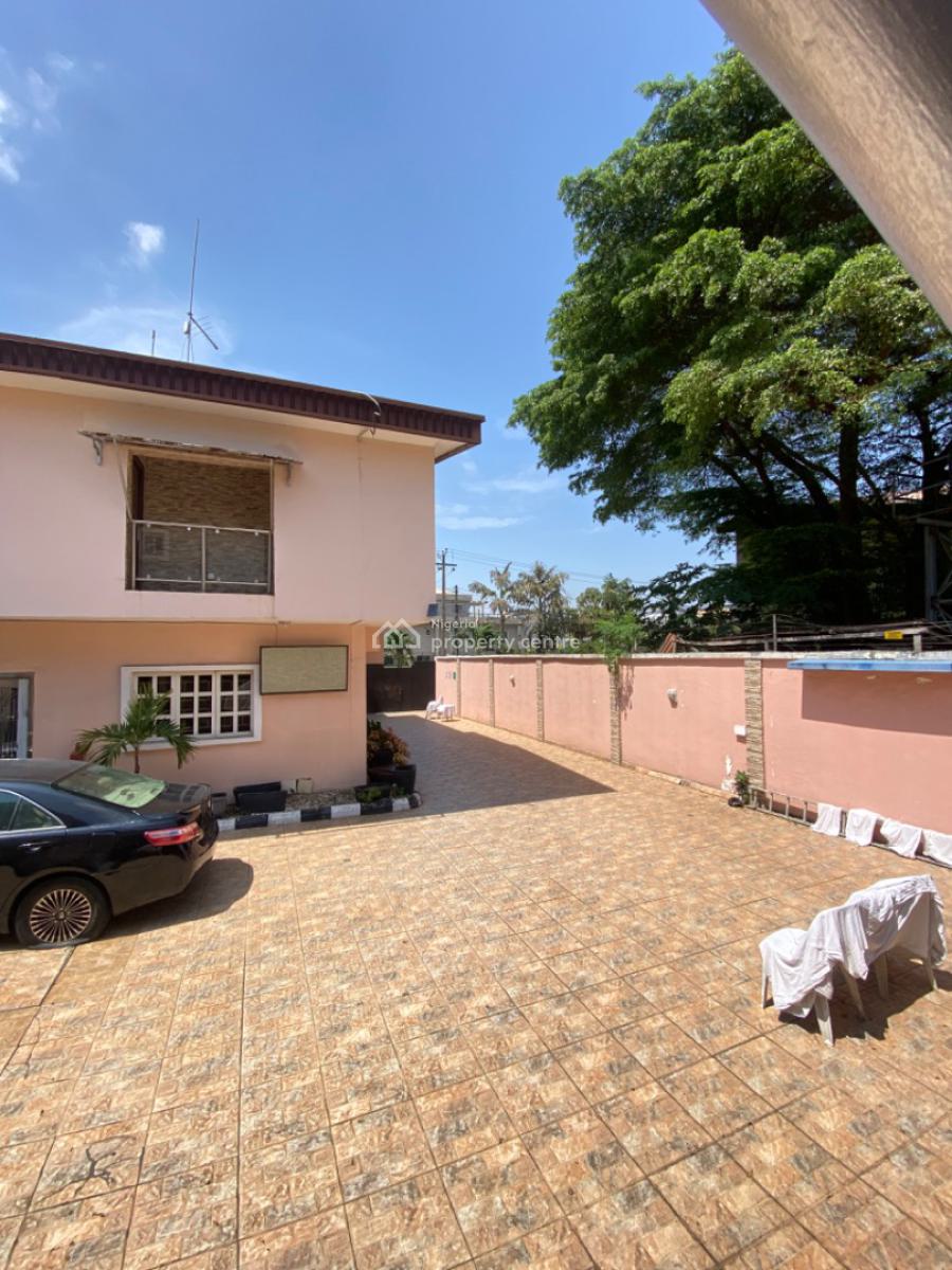 17 Bedrooms Fully Functional Hotel with Bar and Swimming Pool, Lekki Phase 1, Lekki, Lagos, Hotel / Guest House for Rent