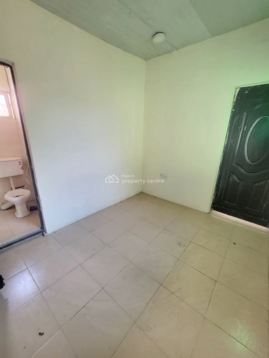 a Spacious Shop/ Office Space, Ado Road, Ajah, Lagos, Shop for Rent