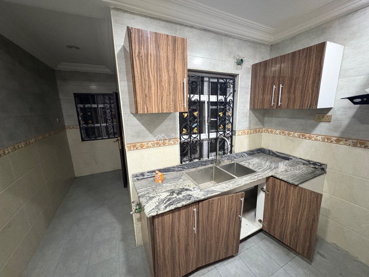 Luxury 3 Bedroom, Off Admiralty Way, Lekki Phase 1, Lekki, Lagos, Flat / Apartment for Rent