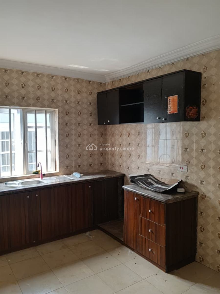 Spacious and Very Sharp 3 Bedrooms Flat, Ojodu Berger, Ojodu, Lagos, Flat / Apartment for Rent