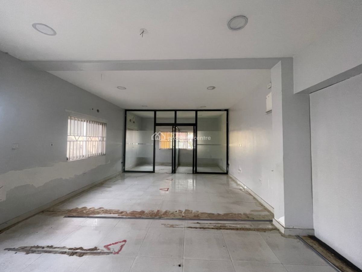 5 Bedroom Bungalow, Lekki Phase 1, Lekki, Lagos, Hotel / Guest House for Rent