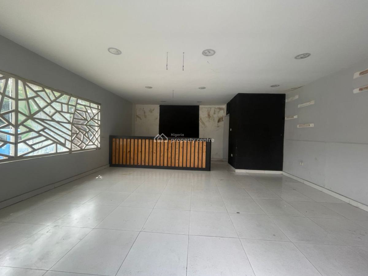 5 Bedroom Bungalow, Lekki Phase 1, Lekki, Lagos, Hotel / Guest House for Rent