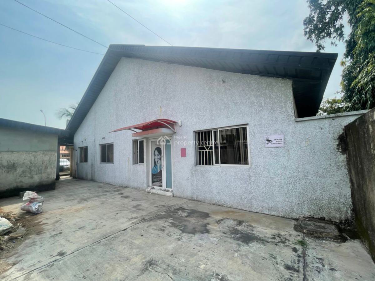 5 Bedroom Bungalow, Lekki Phase 1, Lekki, Lagos, Hotel / Guest House for Rent