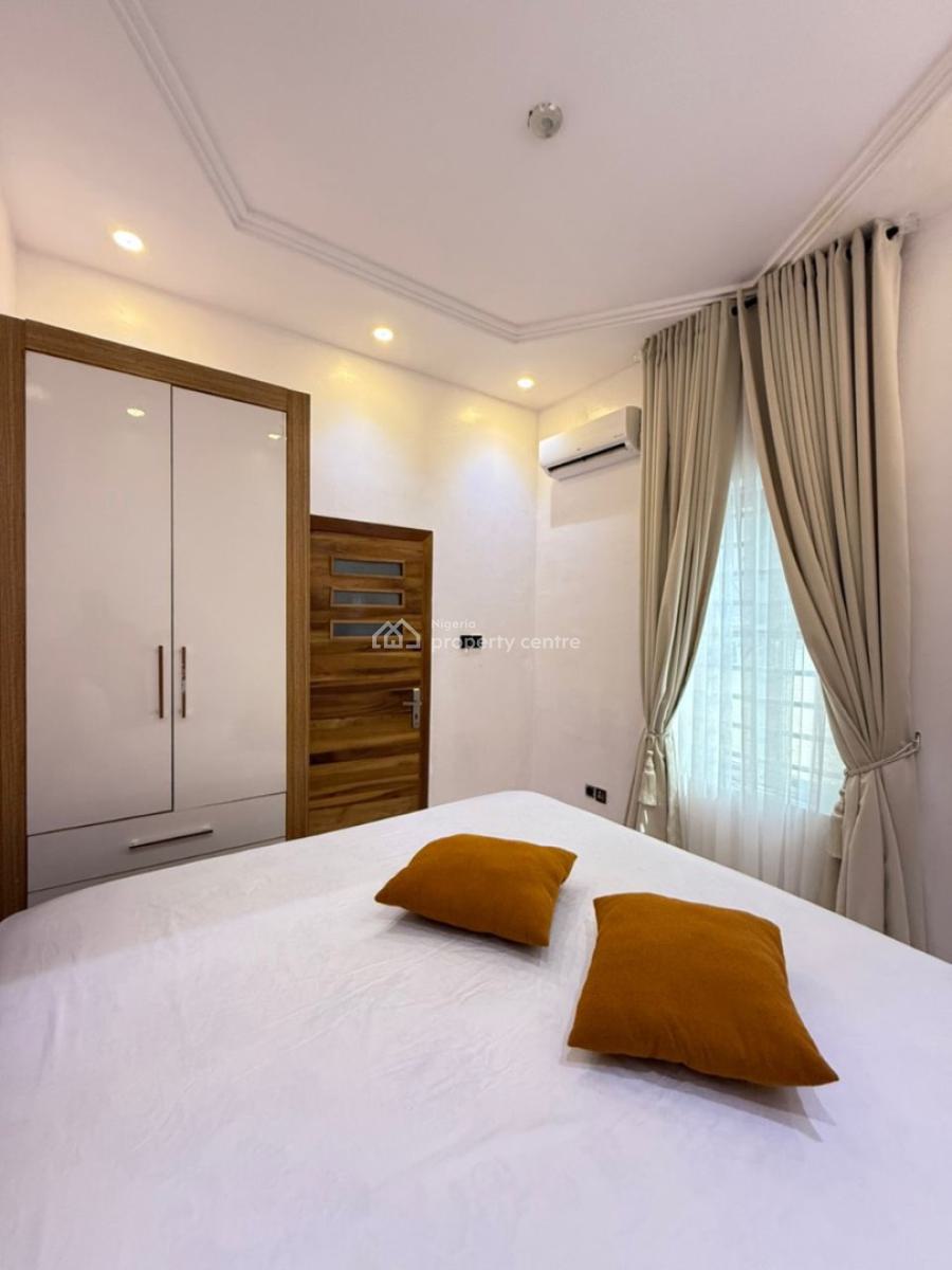 Beautiful 1 Bedroom Apartment with a Private Cinema., Osapa, Lekki, Lagos, Flat / Apartment Short Let