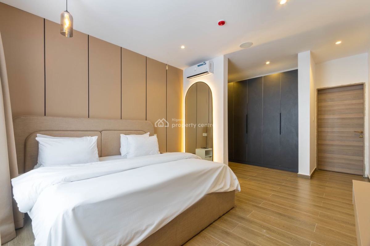 Cozy 2 Bedroom Apartment with Ps5, Gym & Pool, Lekki Phase 1, Lekki, Lagos, Flat / Apartment Short Let