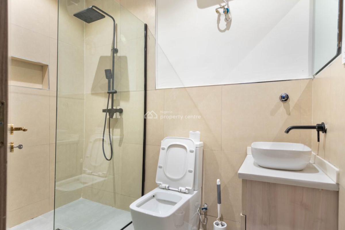 Cozy 2 Bedroom Apartment with Ps5, Gym & Pool, Lekki Phase 1, Lekki, Lagos, Flat / Apartment Short Let