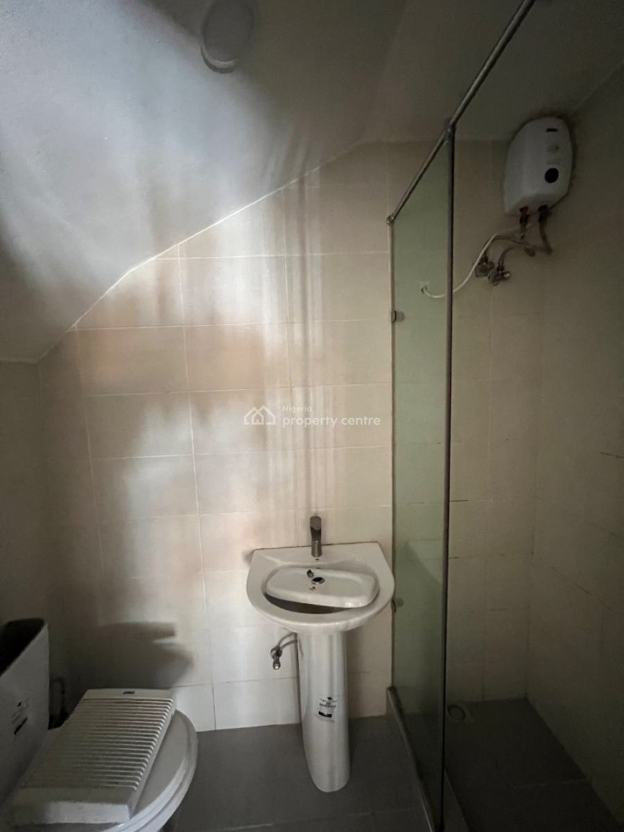 Spacious 3 Bedroom Apartments, Osapa, Lekki, Lagos, Flat / Apartment for Rent