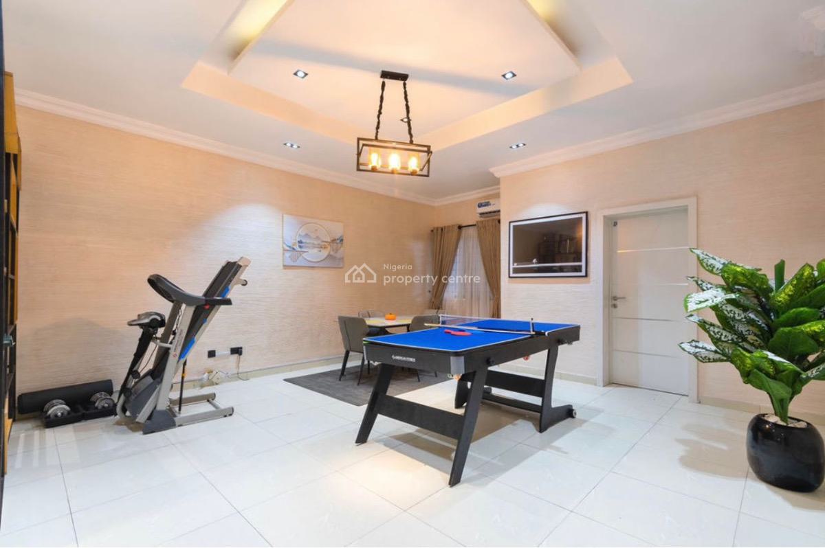 Cozy 3 Bedroom Apartment with Pool, Gym, Snooker & Tennis, Lekki, Lagos, Flat / Apartment Short Let