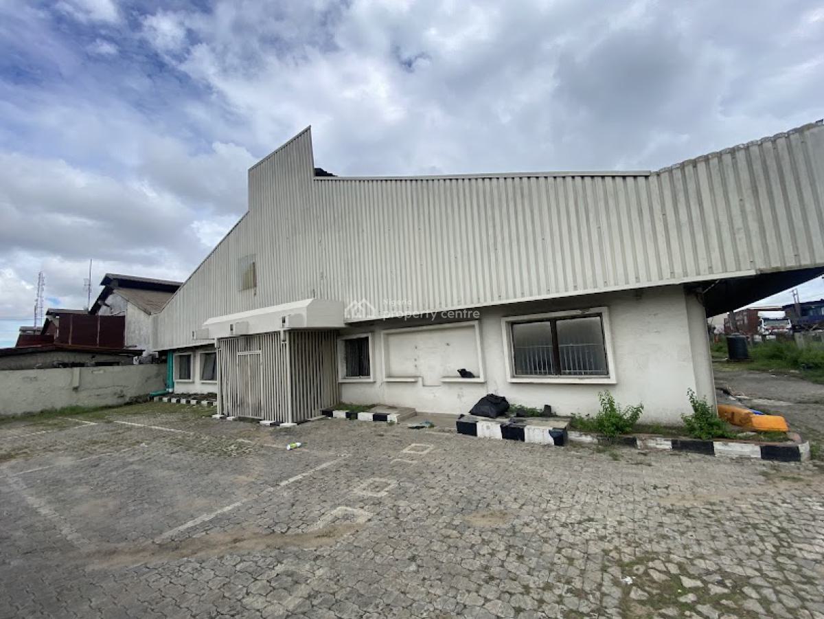 1,221sqm Self Compound Warehouse with Office Space Available, Eric Moore, Surulere, Lagos, Warehouse for Rent