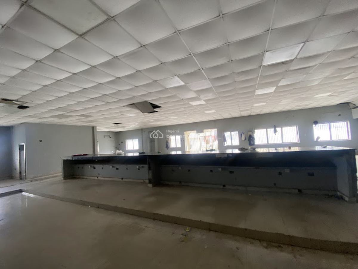 1,221sqm Self Compound Warehouse with Office Space Available, Eric Moore, Surulere, Lagos, Warehouse for Rent