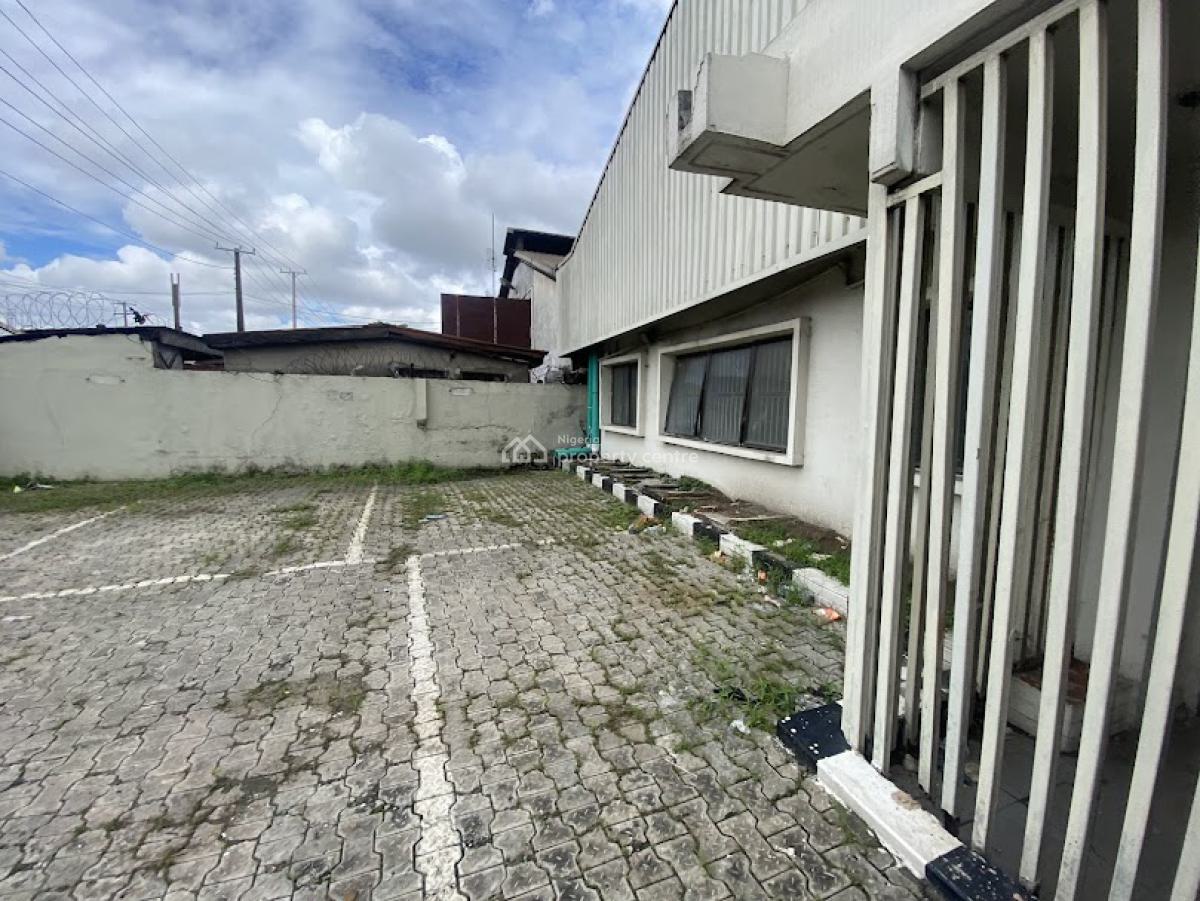 1,221sqm Self Compound Warehouse with Office Space Available, Eric Moore, Surulere, Lagos, Warehouse for Rent