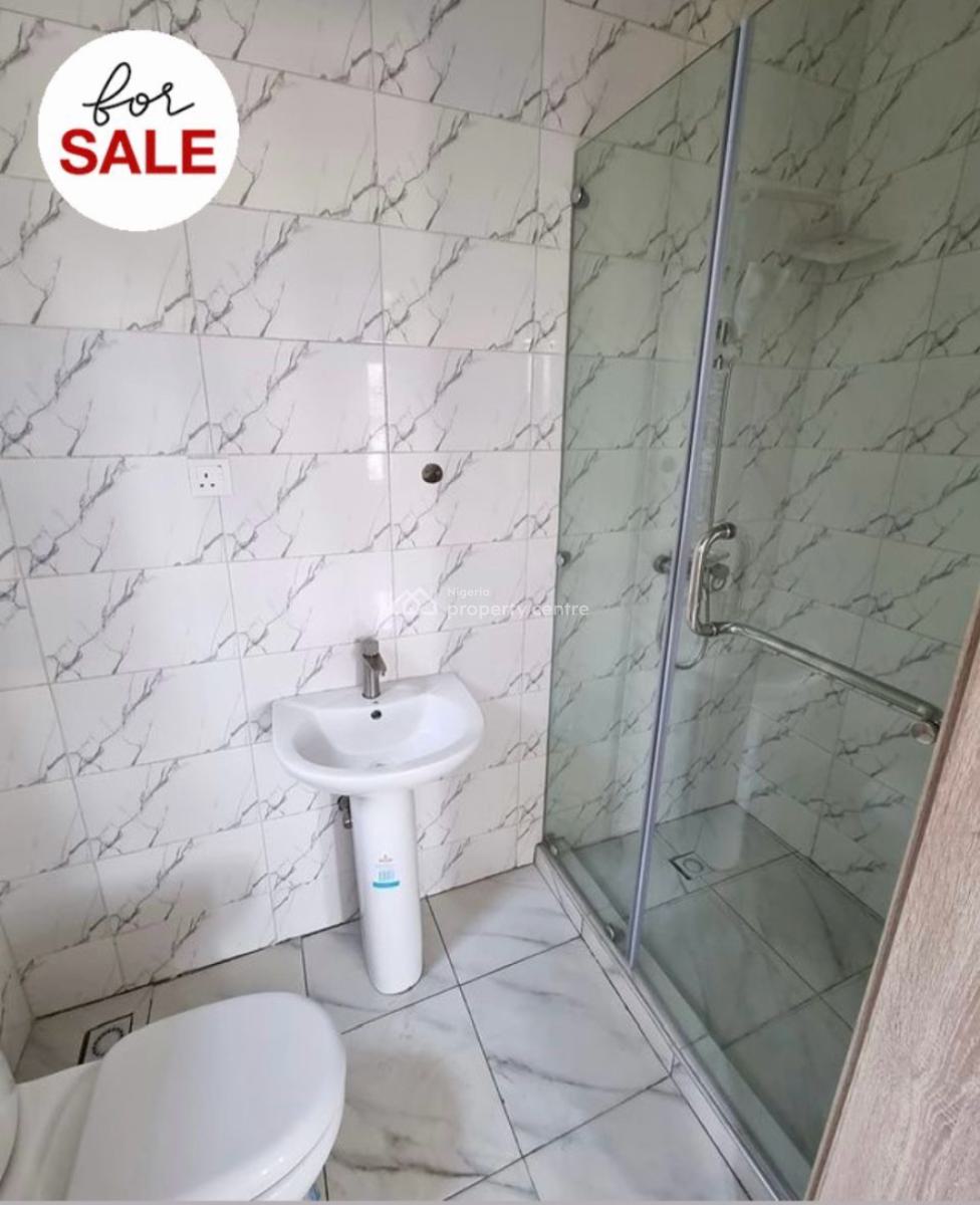 Super Distress Property  2 Nedroom Apartment, Obamusa Estate, Agungi, Lekki, Lagos, Flat / Apartment for Sale