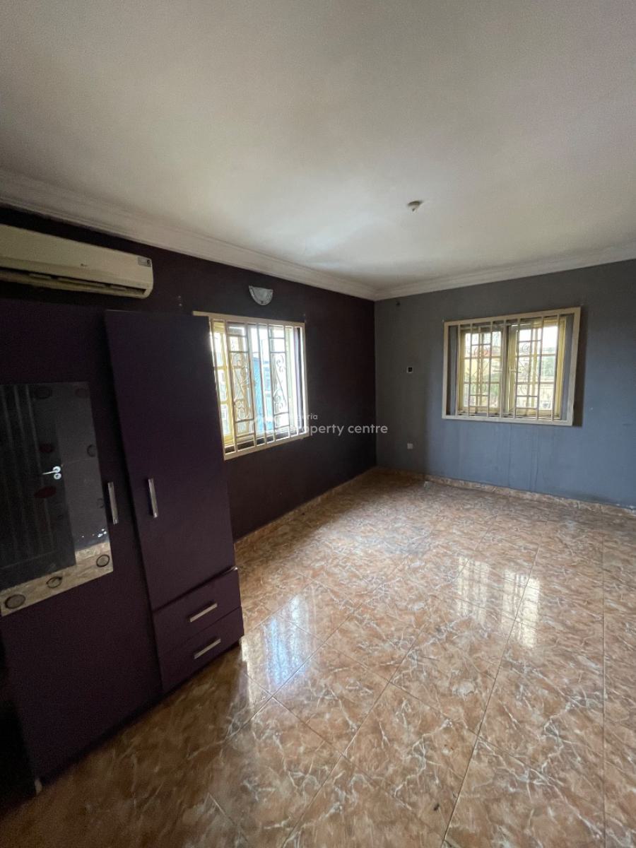 Spacious 3 Bedroom Upstairs Apartment, Sholuyi Estate, Gbagada, Lagos, Flat / Apartment for Rent