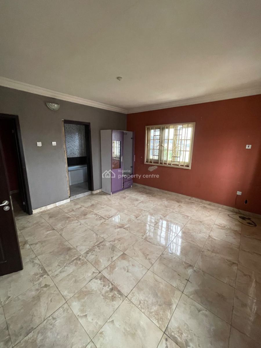 Spacious 3 Bedroom Upstairs Apartment, Sholuyi Estate, Gbagada, Lagos, Flat / Apartment for Rent