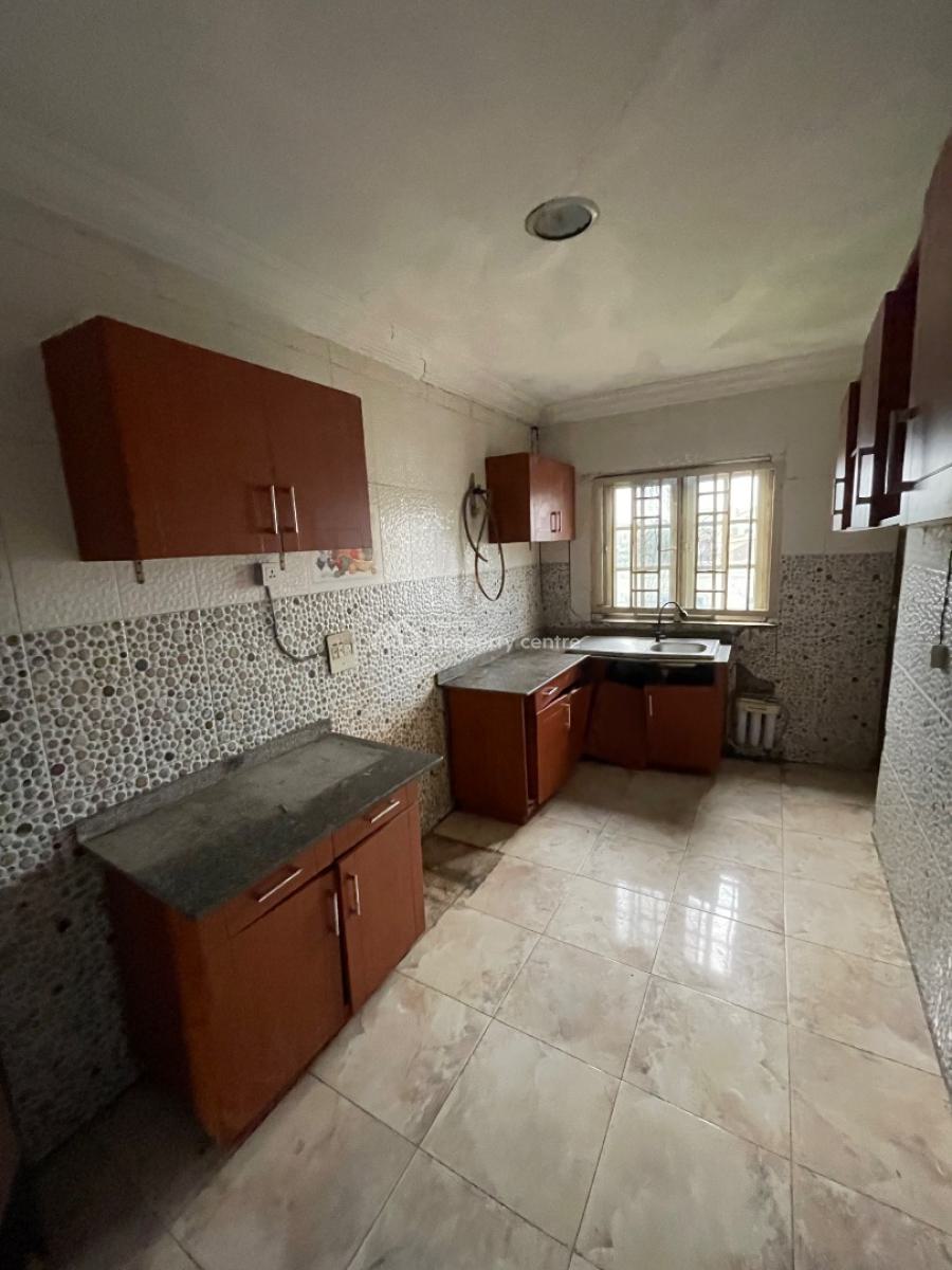 Spacious 3 Bedroom Upstairs Apartment, Sholuyi Estate, Gbagada, Lagos, Flat / Apartment for Rent