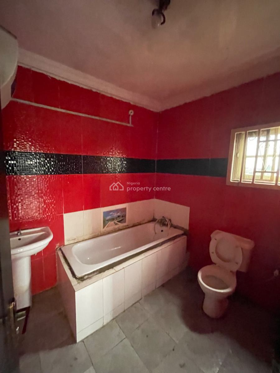 Spacious 3 Bedroom Upstairs Apartment, Sholuyi Estate, Gbagada, Lagos, Flat / Apartment for Rent