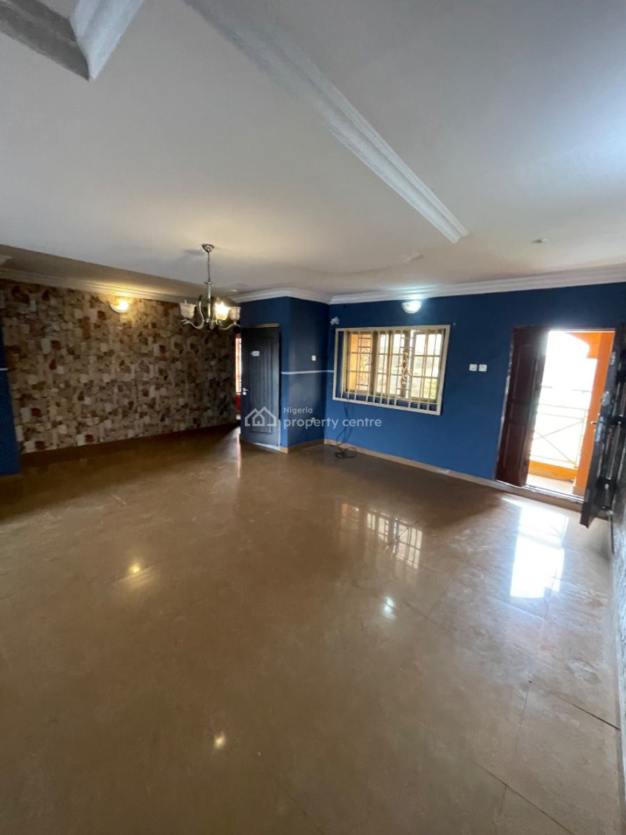 Spacious 3 Bedroom Upstairs Apartment, Sholuyi Estate, Gbagada, Lagos, Flat / Apartment for Rent