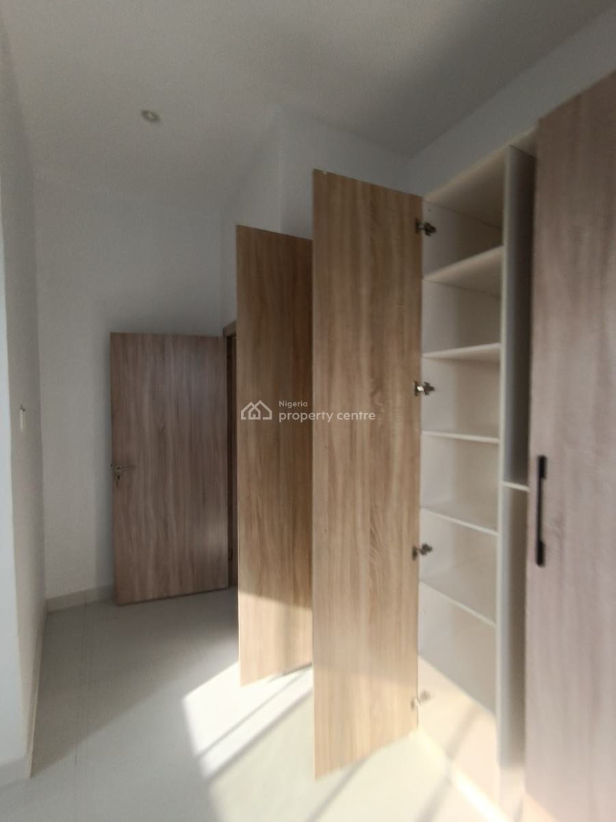 a Standard 2 Bedroom Flat, Lekki Phase 2, Lekki, Lagos, Flat / Apartment for Rent