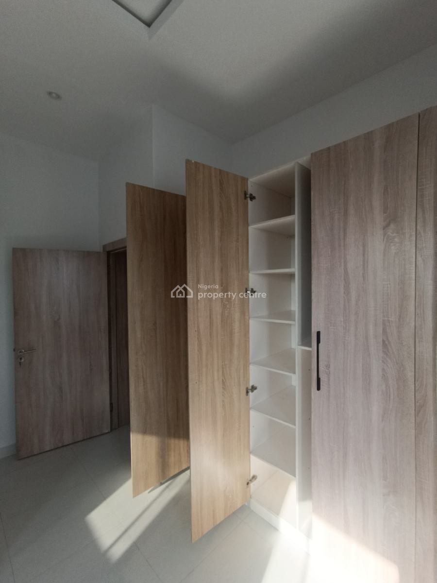 a Standard 2 Bedroom Flat, Lekki Phase 2, Lekki, Lagos, Flat / Apartment for Rent