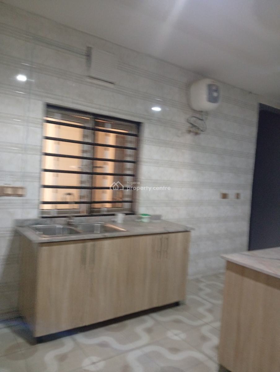 4 Bedroom Terrace Duplex, Guzape District, Abuja, Terraced Duplex for Sale