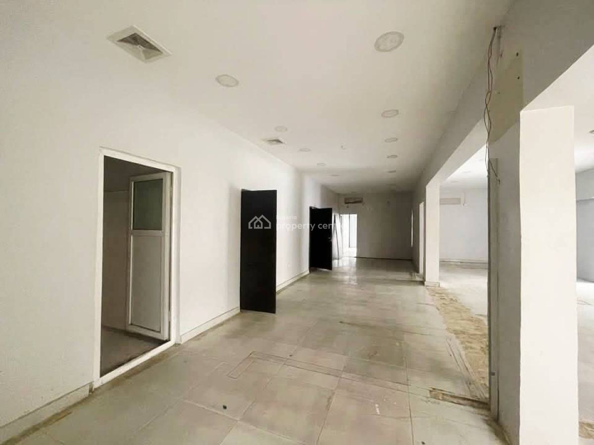 Spacious 4 Bedroom Corner Piece Bungalow, Lekki Phase 1, Lekki, Lagos, Office Space for Rent