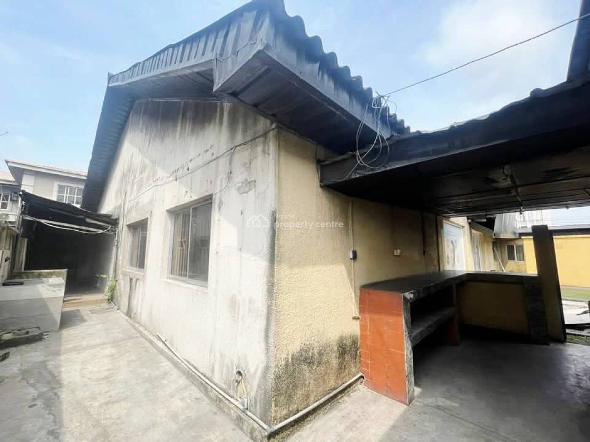 Spacious 4 Bedroom Corner Piece Bungalow, Lekki Phase 1, Lekki, Lagos, Office Space for Rent