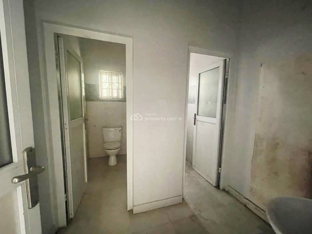 Spacious 4 Bedroom Corner Piece Bungalow, Lekki Phase 1, Lekki, Lagos, Office Space for Rent