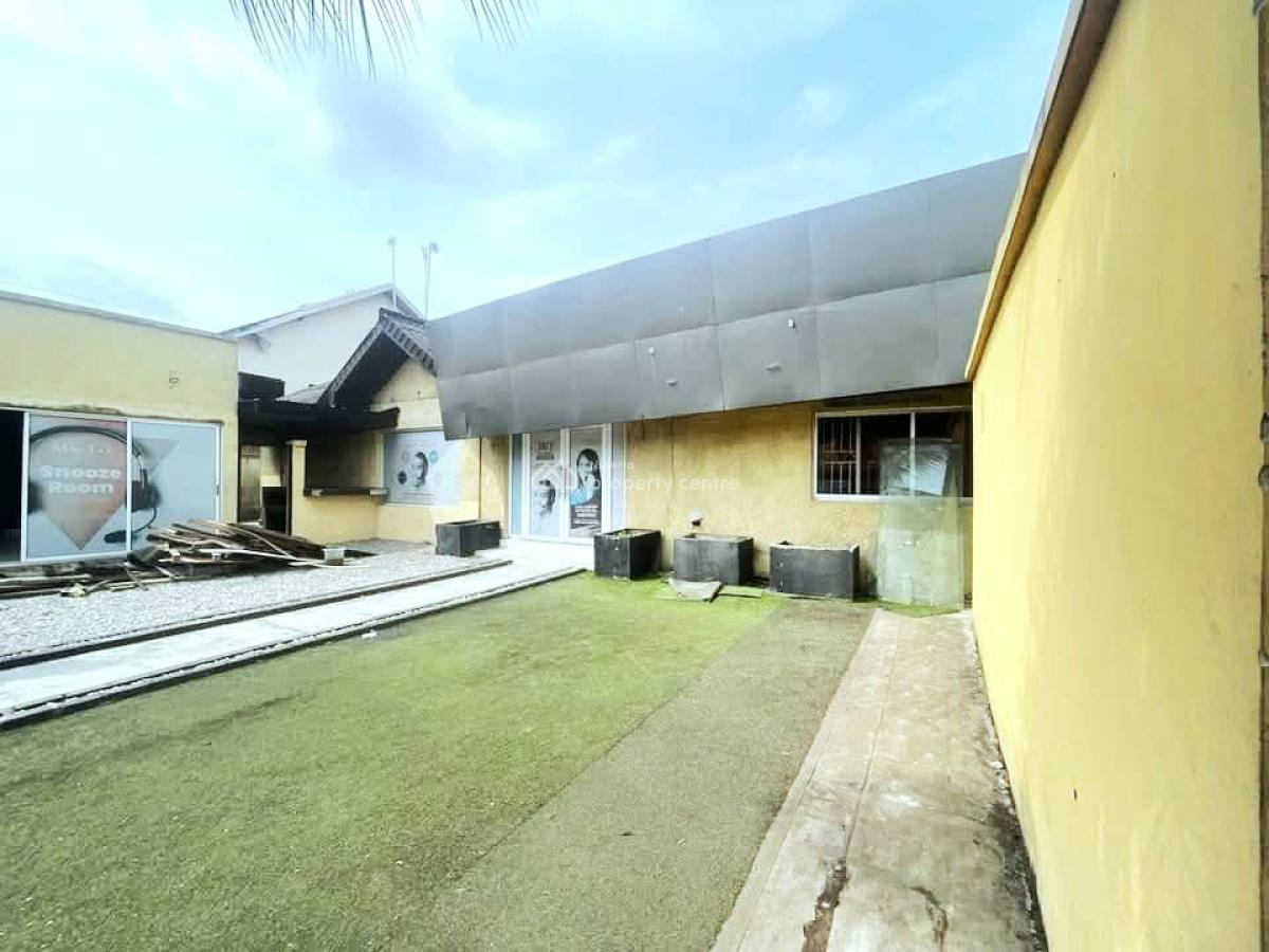 Spacious 4 Bedroom Corner Piece Bungalow, Lekki Phase 1, Lekki, Lagos, Office Space for Rent