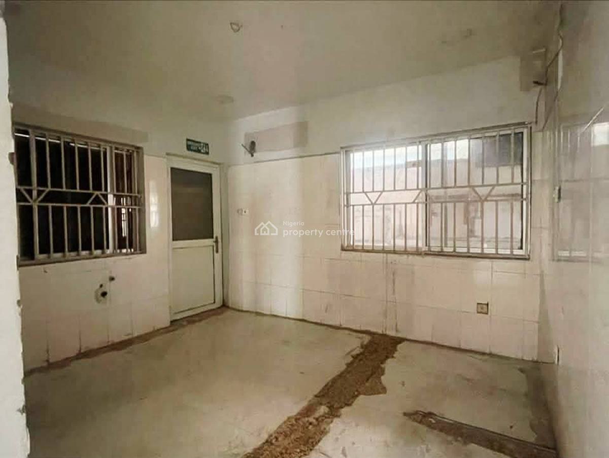 Spacious 4 Bedroom Corner Piece Bungalow, Lekki Phase 1, Lekki, Lagos, Office Space for Rent