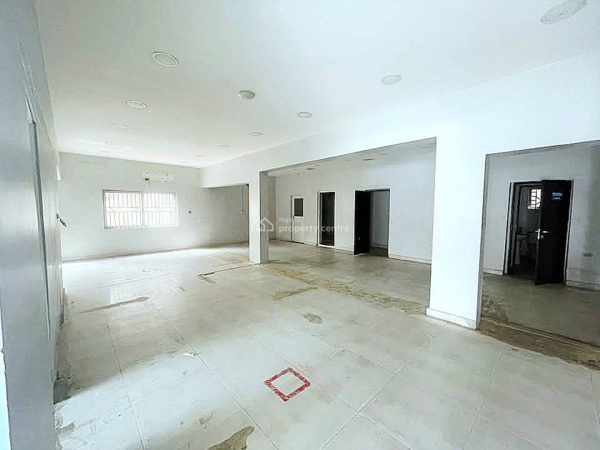 Spacious 4 Bedroom Corner Piece Bungalow, Lekki Phase 1, Lekki, Lagos, Office Space for Rent