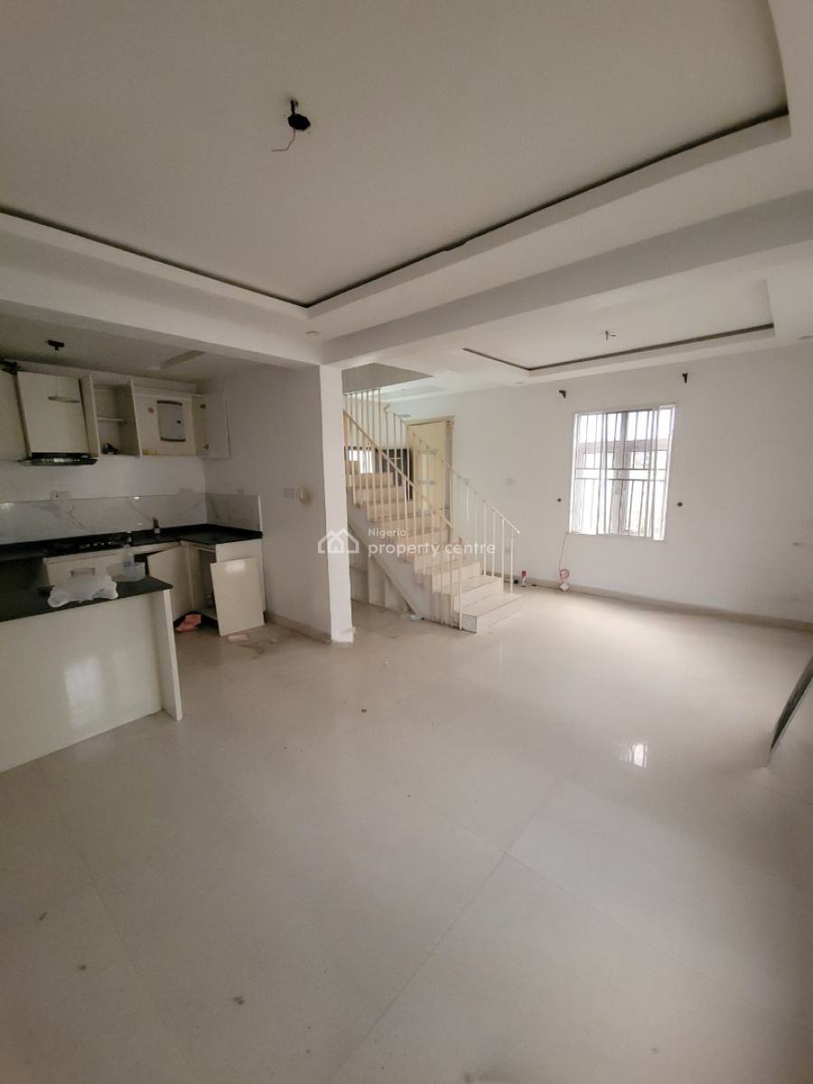 Serviced 2 Bedroom Maisonette, Lekki Phase 1, Lekki, Lagos, Flat / Apartment for Rent