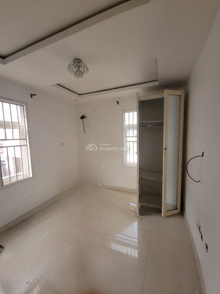 Serviced 2 Bedroom Maisonette, Lekki Phase 1, Lekki, Lagos, Flat / Apartment for Rent