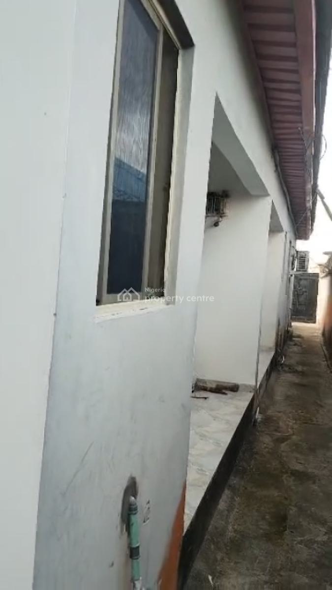 Well Maintained 2 Bedroom Flat, Igando, Bogije, Ibeju Lekki, Lagos, Flat / Apartment for Rent